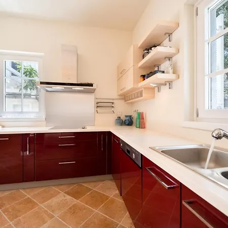 Βίλα Portville 16 - 3br